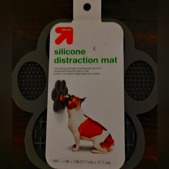UP&UP Silicone Dog distraction Matt - Picture 1 of 3